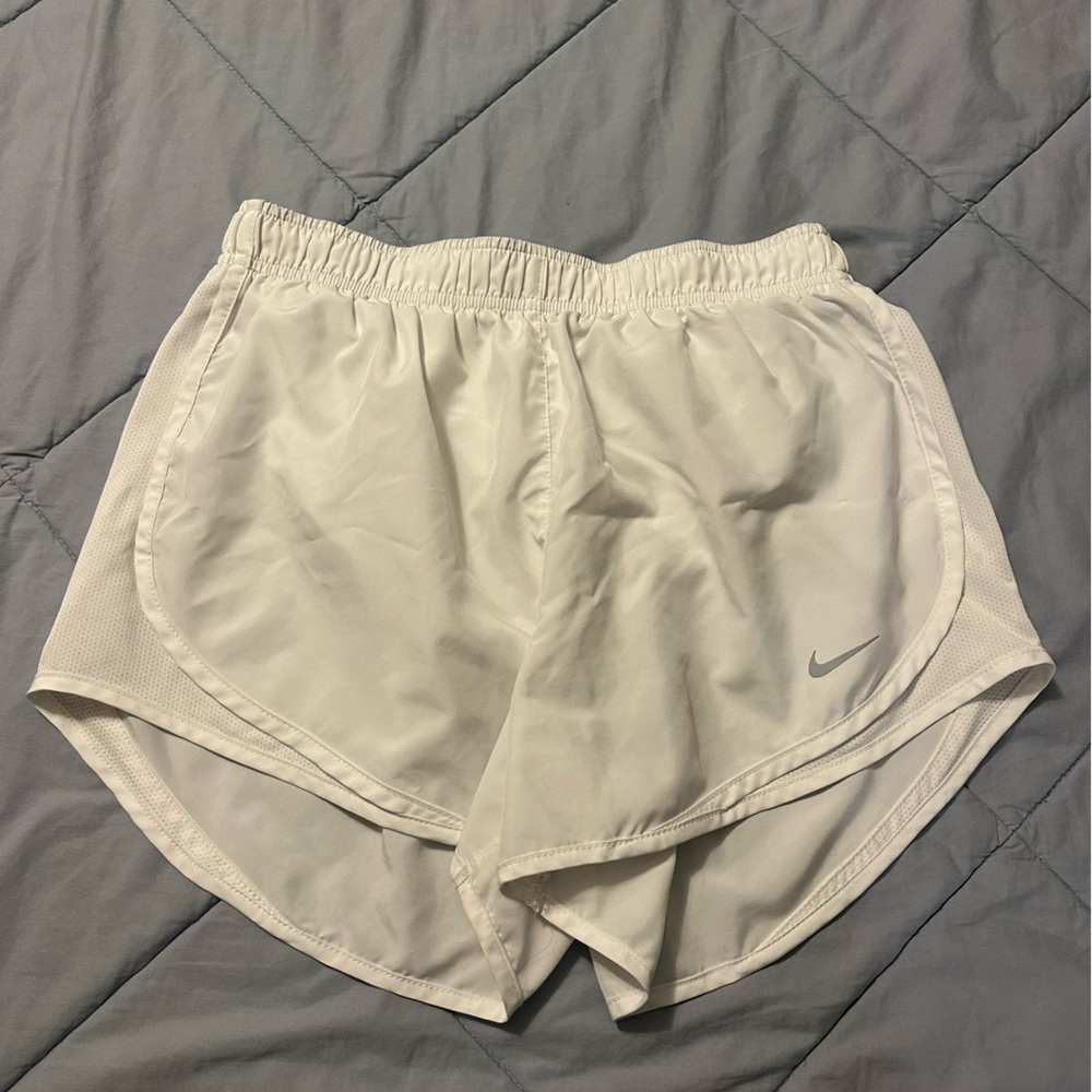 White Nike M Women’s Shorts